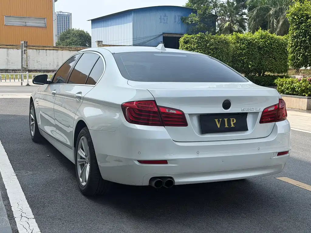BMW 5 Series — миниатюра 6