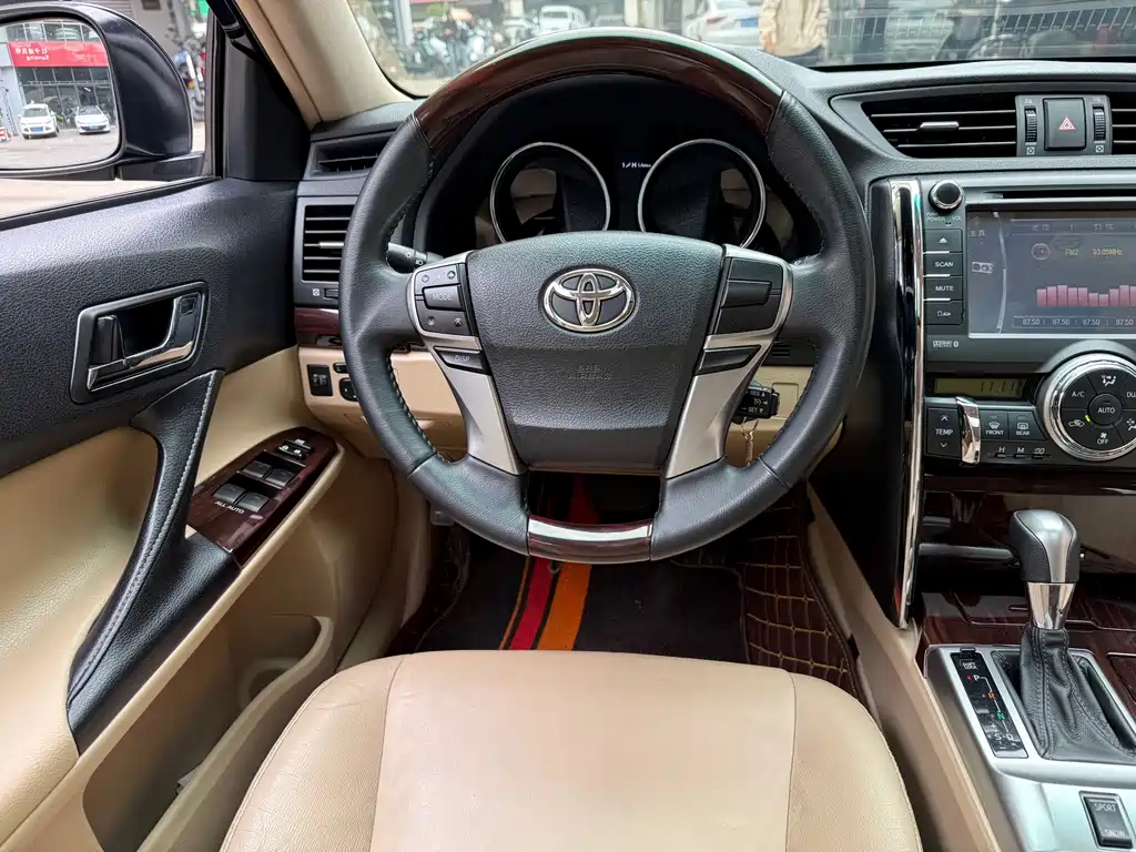Toyota Reiz — миниатюра 12