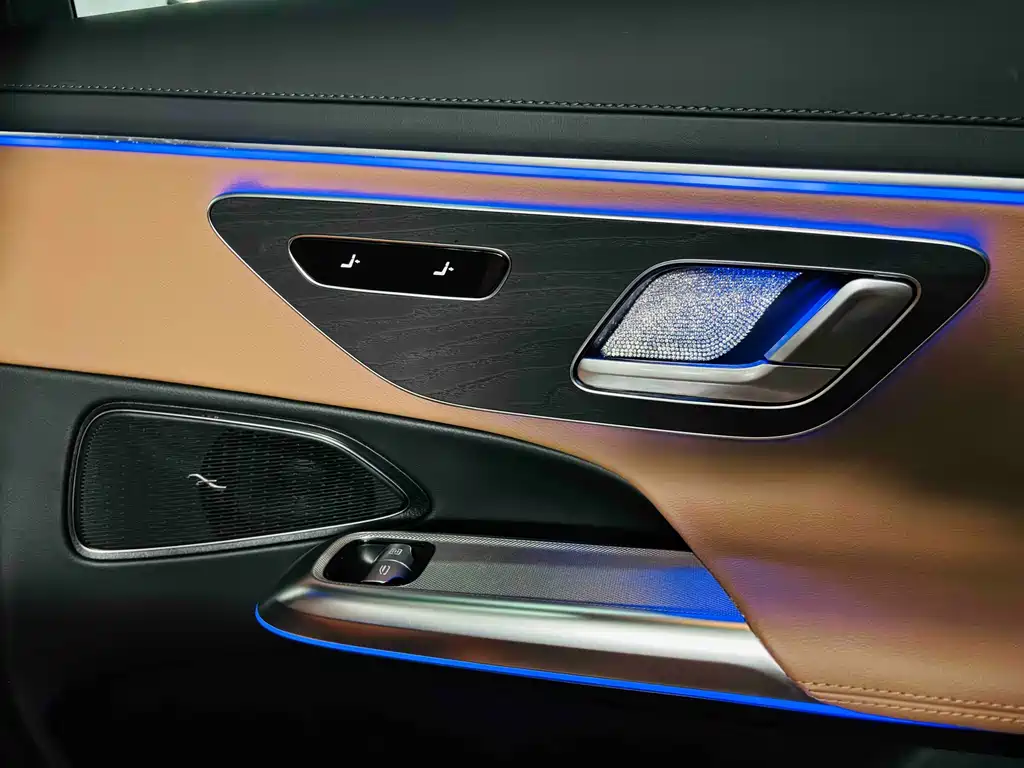 Mercedes-Benz E-Class — миниатюра 26