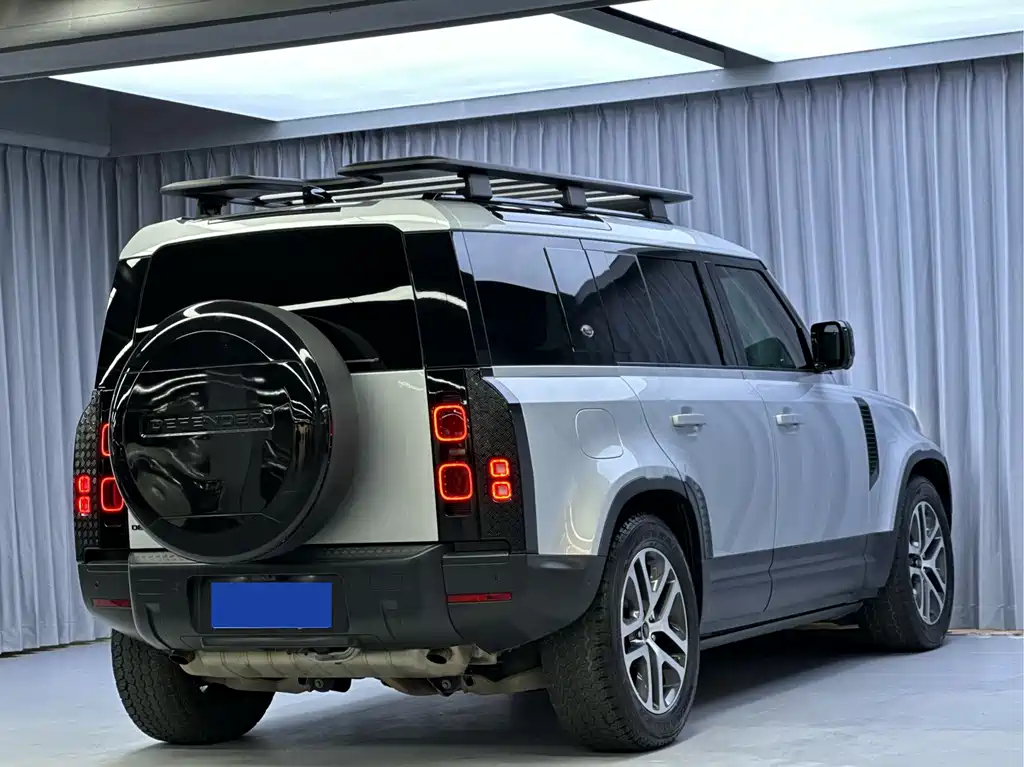 Land Rover Defender — миниатюра 8