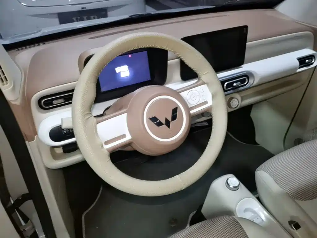 Wuling MINIEV — миниатюра 11