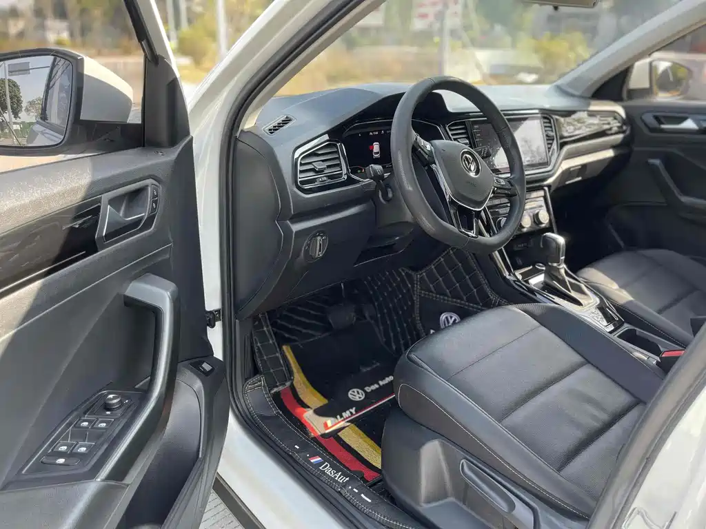 Volkswagen T-Roc 2022 280TSI DSG PLUS
