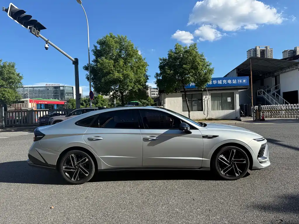MODERN SONATA