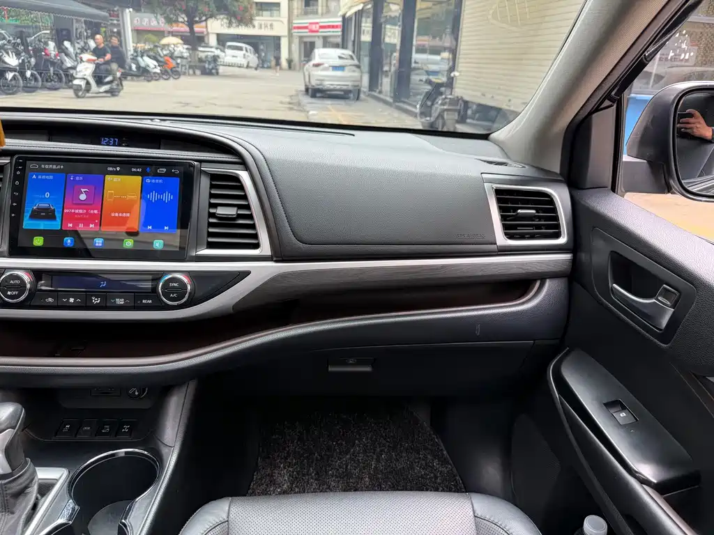 Toyota Highlander — миниатюра 14