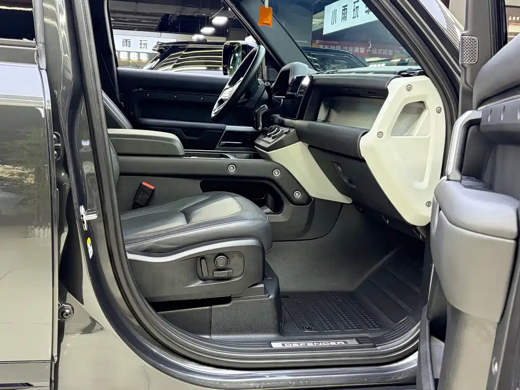 Land Rover Defender — миниатюра 17