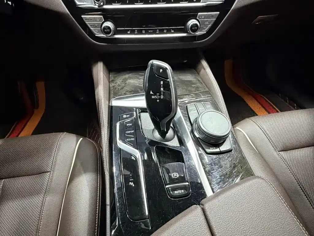 BMW 5 Series Facelift 2 525Li M Sport Package, фото 9