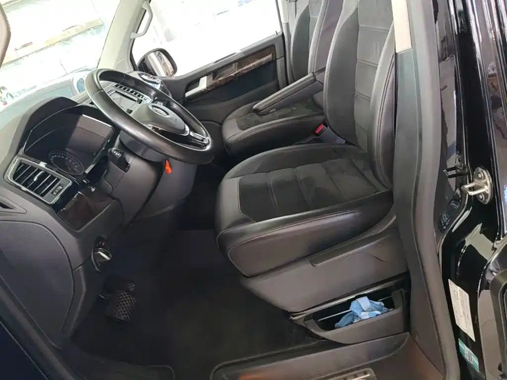 Volkswagen Multivan — миниатюра 15