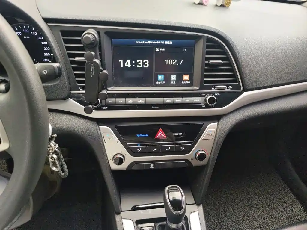 Hyundai Elantra — миниатюра 6