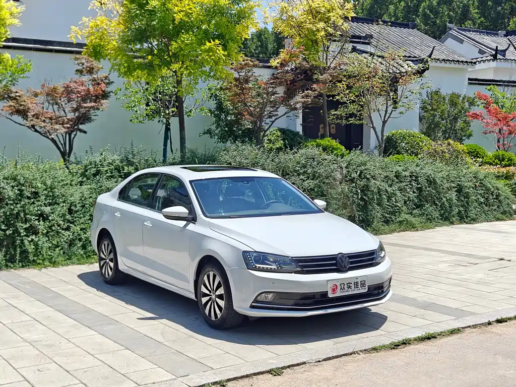 Volkswagen Sagitar 2015 230TSI AT Luxury