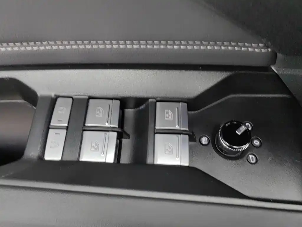 Audi Q4 e-tron — миниатюра 9