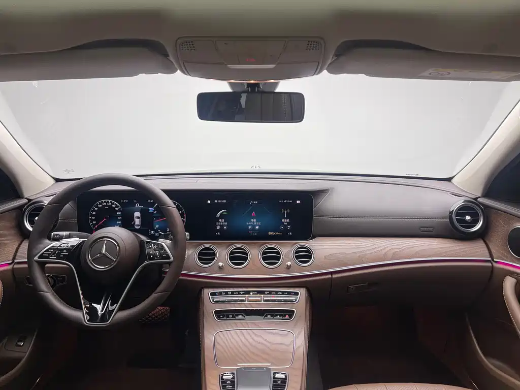 MERCEDES-BENZ E CLASS