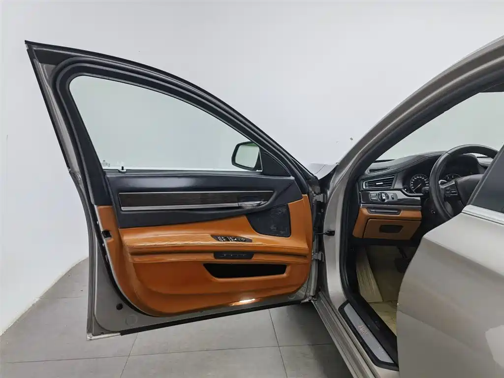 BMW 7 Series 7 2013 740Li Lead