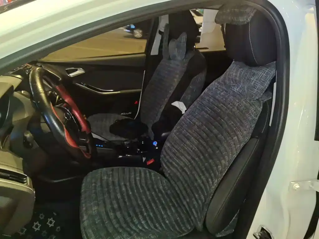 Ford Focus — миниатюра 16