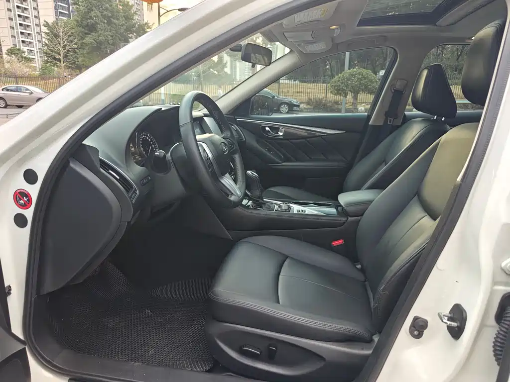 Infiniti Q50L 2022 2.0T Comfort