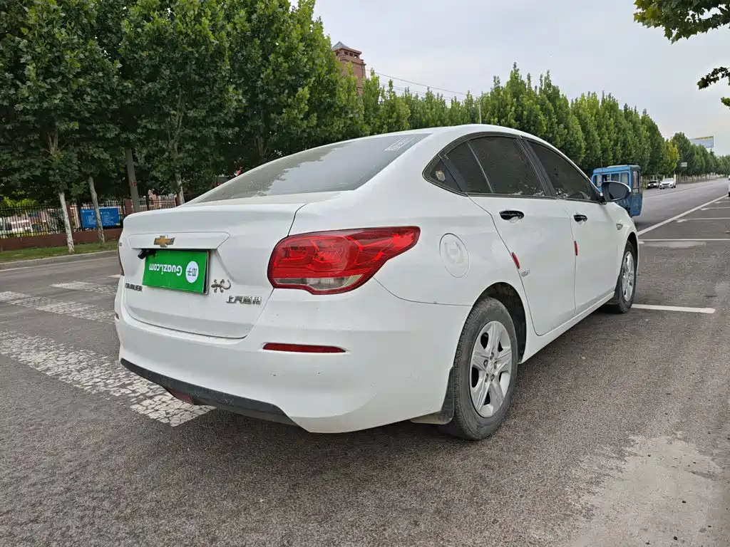 Chevrolet Cavalier — миниатюра 7