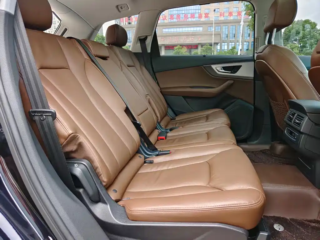 Audi Q7 — миниатюра 12