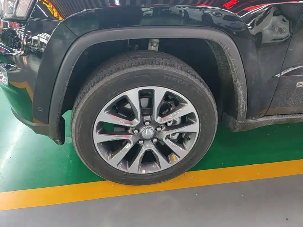 Jeep Grand Cherokee (Import) — миниатюра 23