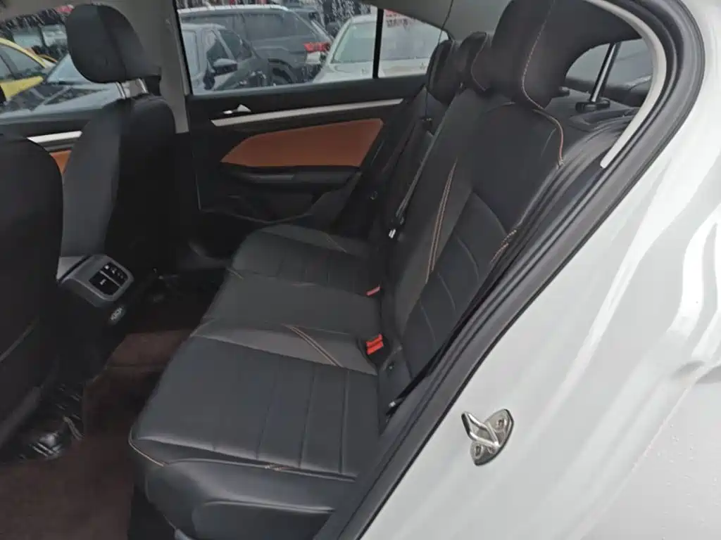 Volkswagen Bora — миниатюра 17