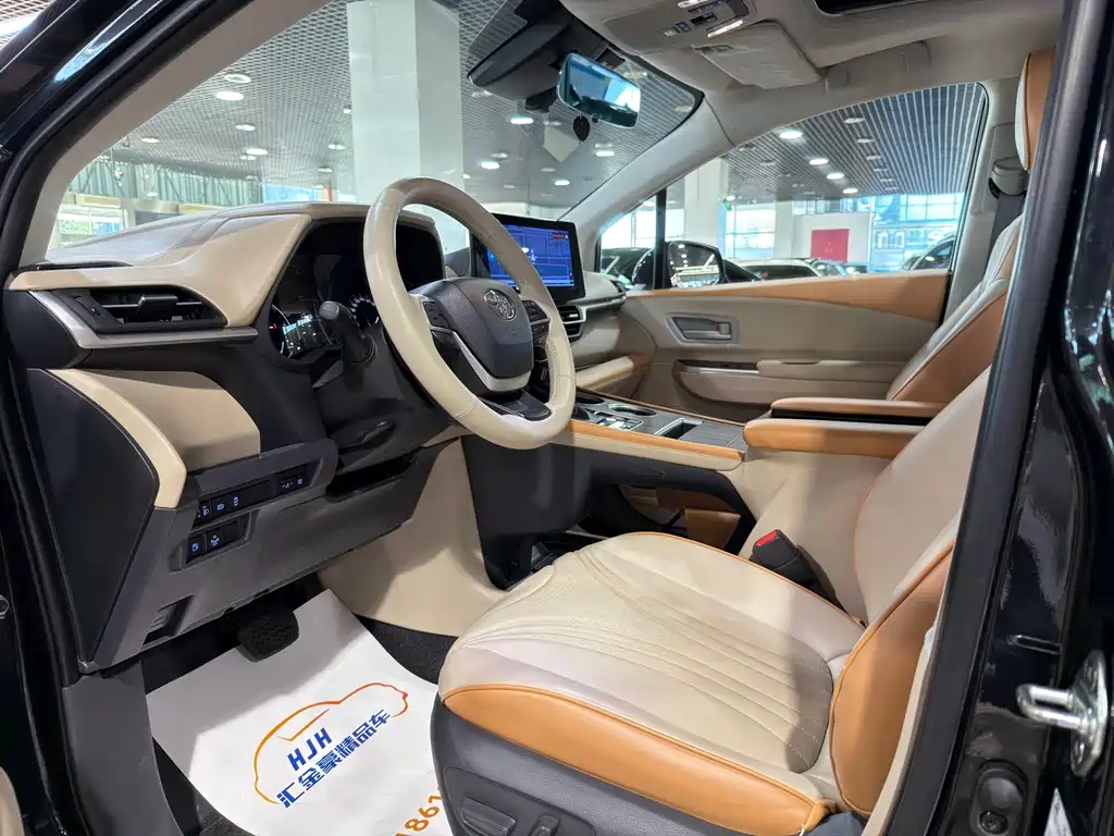 Toyota Sienna — миниатюра 4