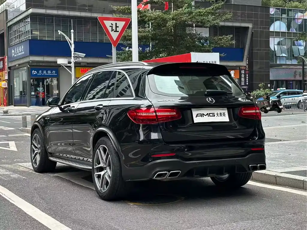 MERCEDES-BENZ GLC AMG