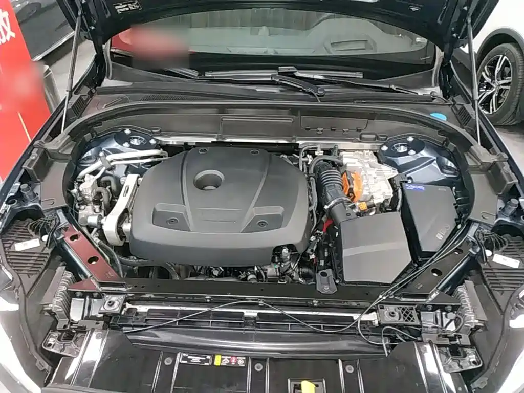 Volvo XC60 PHEV — миниатюра 20