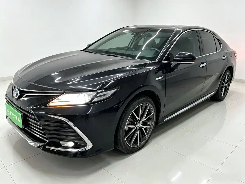 Toyota Camry — миниатюра 2