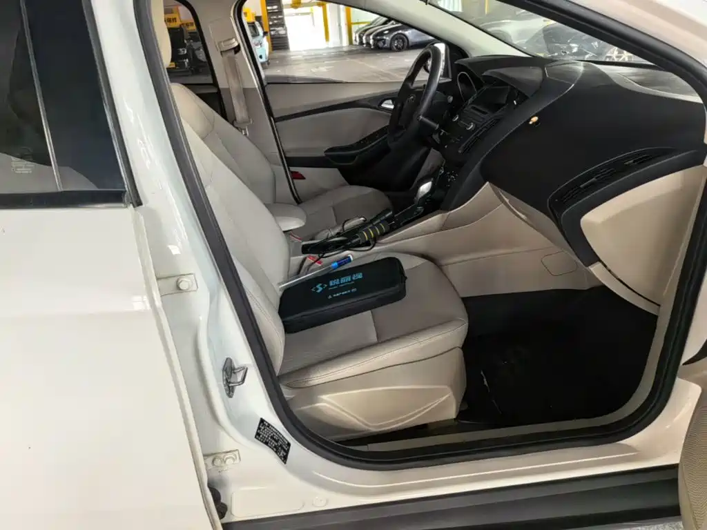 Ford Focus — миниатюра 25