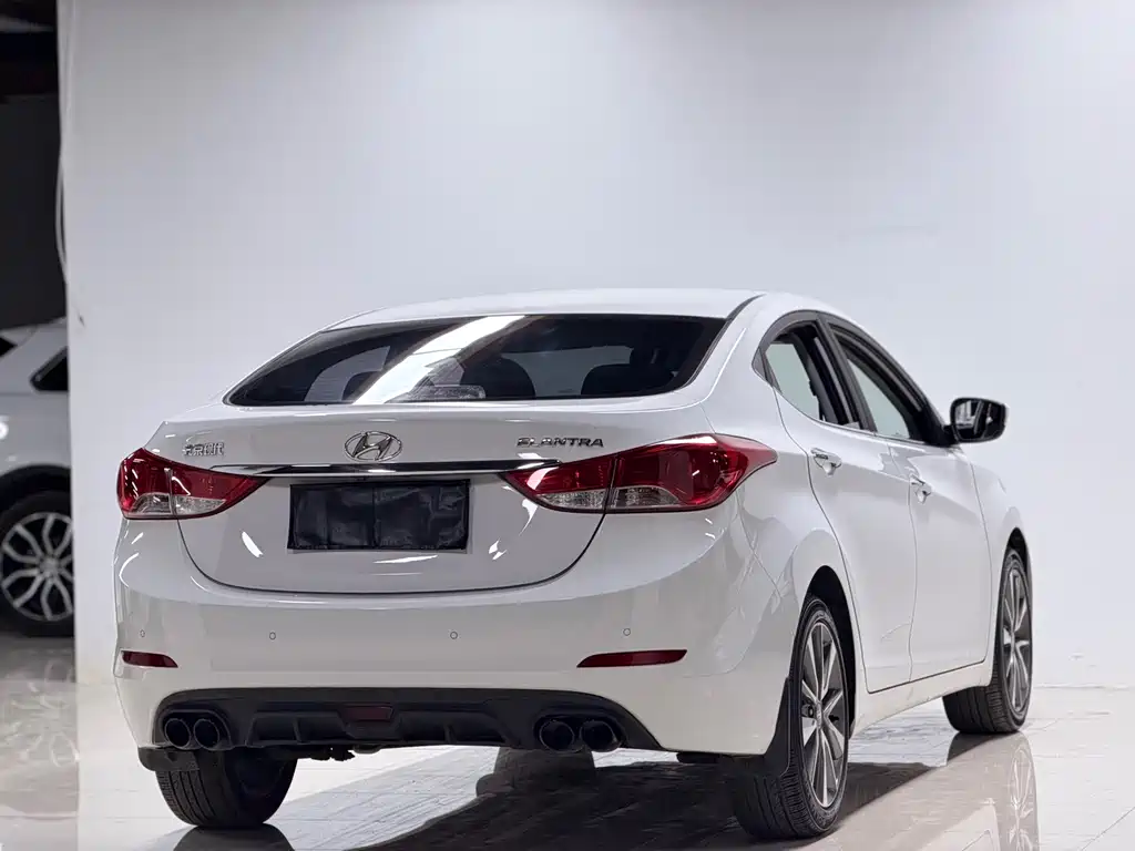 Hyundai Elantra Langdong — миниатюра 6