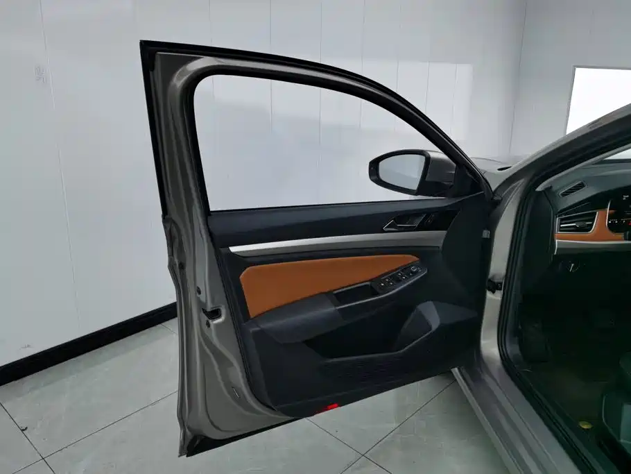 Volkswagen Bora — миниатюра 7