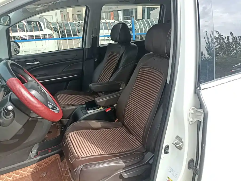 GAC Motor Trumpchi M6 — миниатюра 15