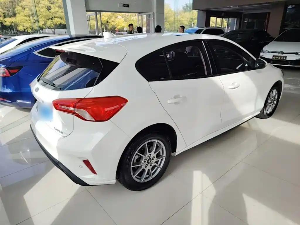Ford Focus — миниатюра 7