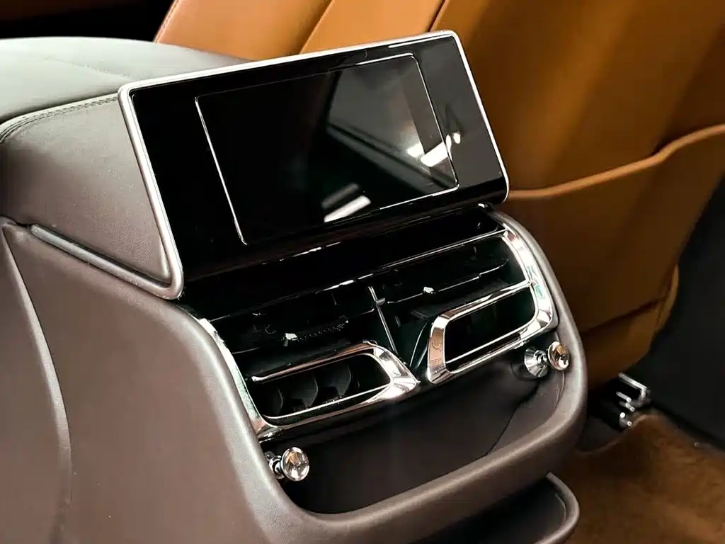 Bentley Flying Spur — миниатюра 30