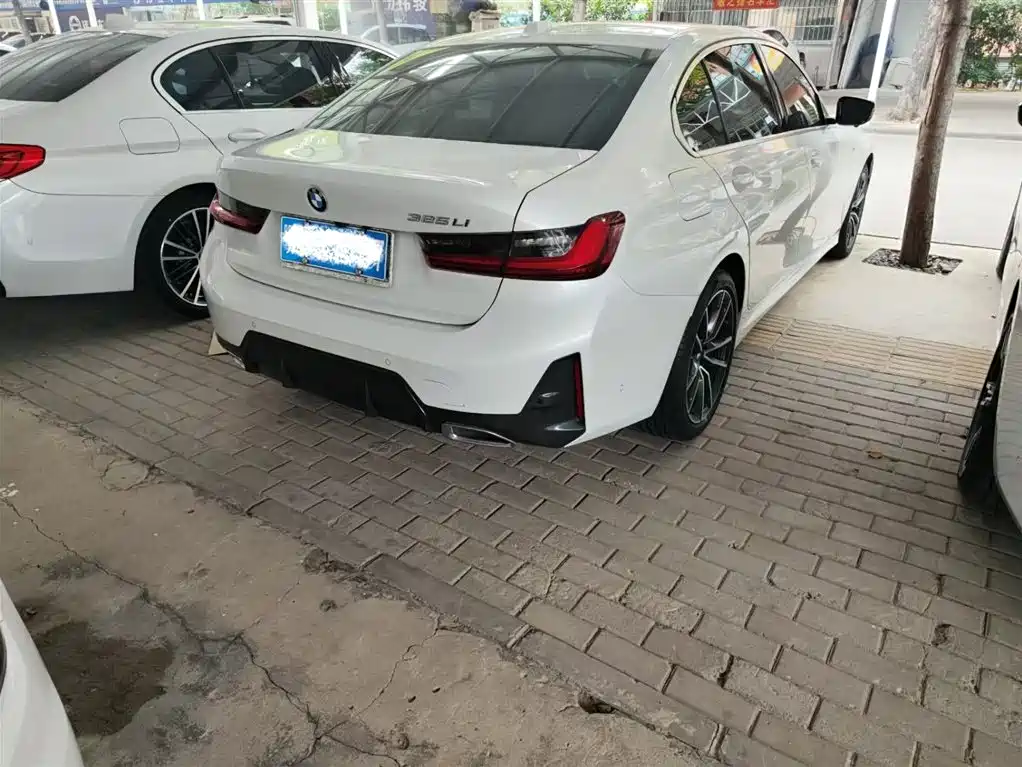 BMW 3 SERIES