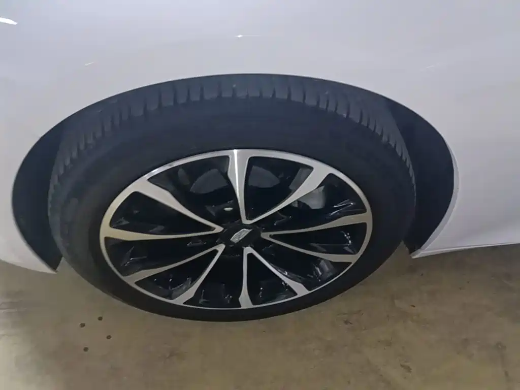 Cadillac CT5 — миниатюра 23