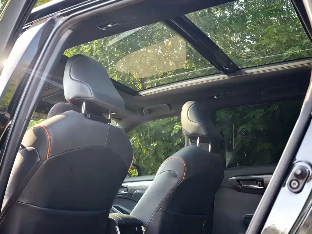 Toyota Crown Kluger — миниатюра 15