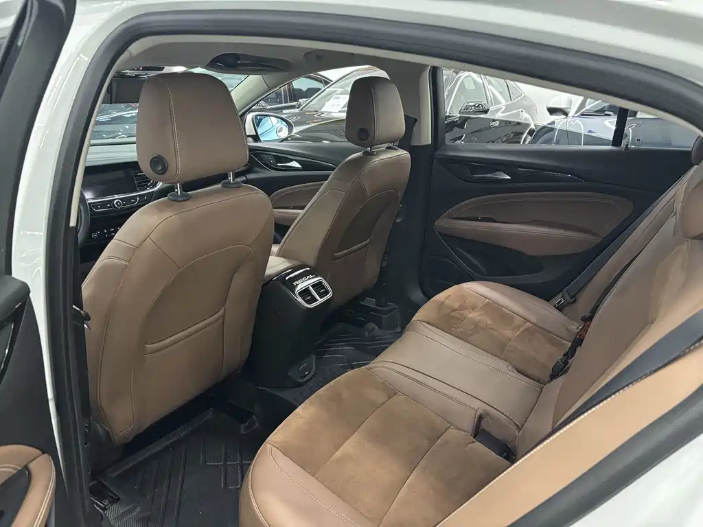 Buick Regal — миниатюра 8