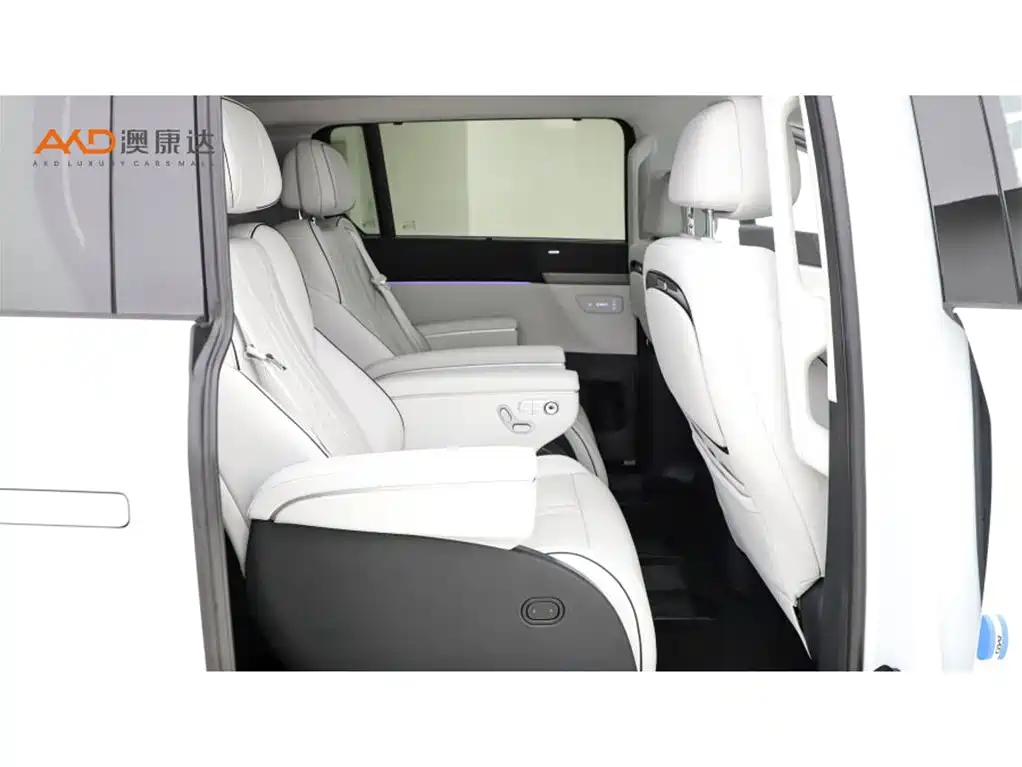 XPeng X9 — миниатюра 8