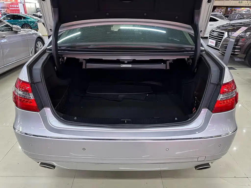 Mercedes-Benz E-Class — миниатюра 15