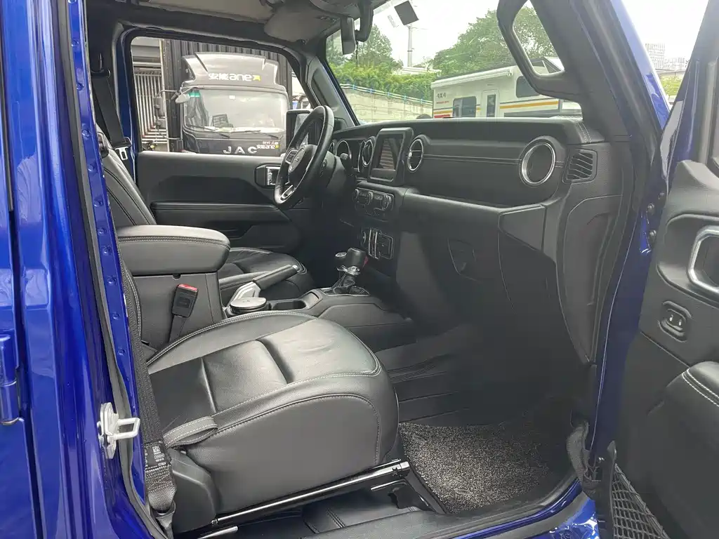 Jeep Wrangler — миниатюра 7