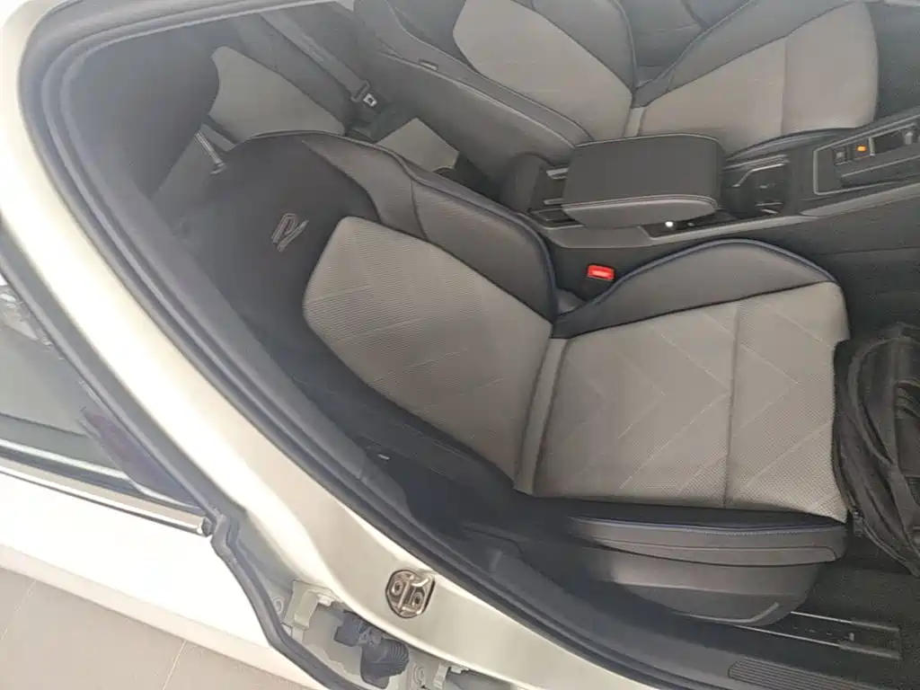 Volkswagen Golf — миниатюра 25