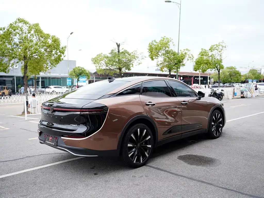 TOYOTA CROWN SPORTCROSS