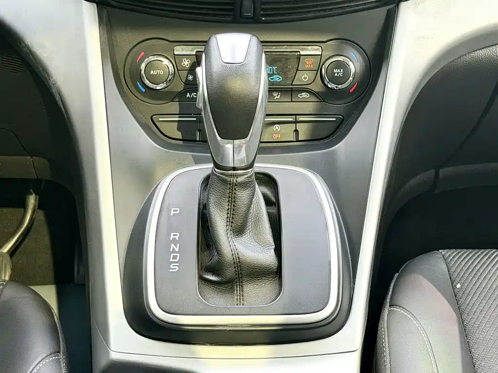 Ford Kuga — миниатюра 11