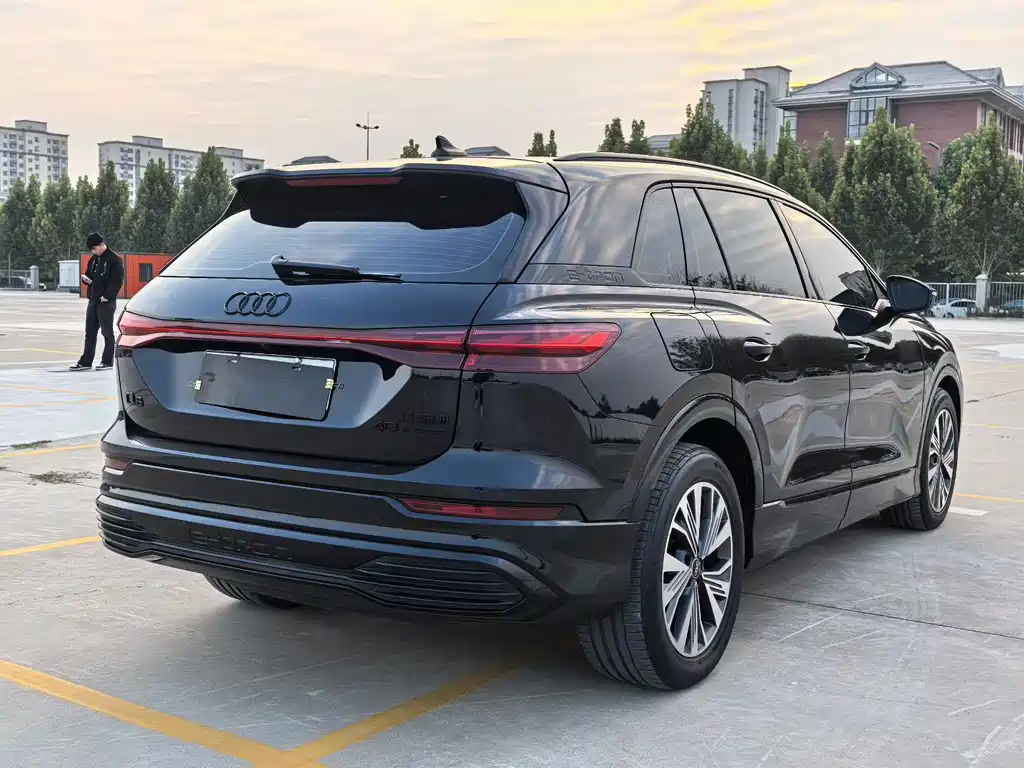 Audi Q5 e-tron — миниатюра 9