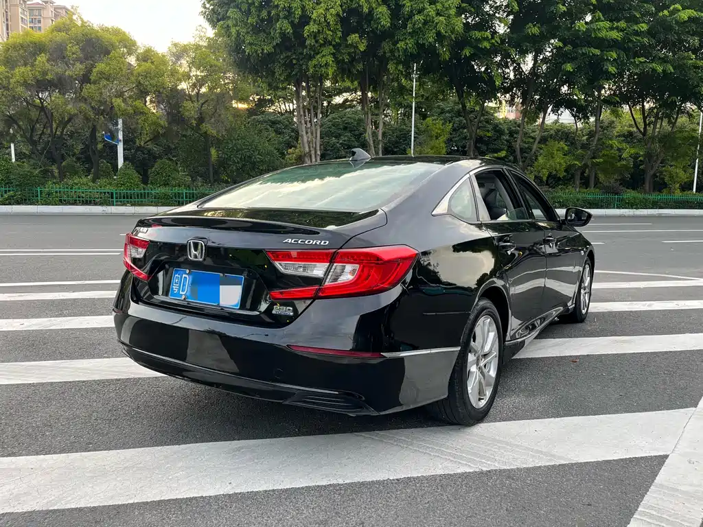 Honda Accord — миниатюра 6