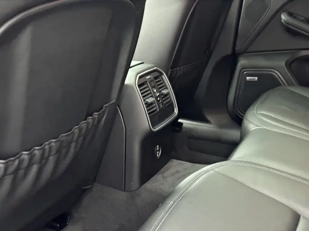 Porsche Macan — миниатюра 16