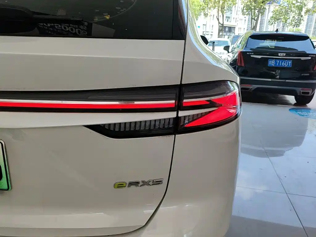 Roewe RX5 New Energy — миниатюра 8