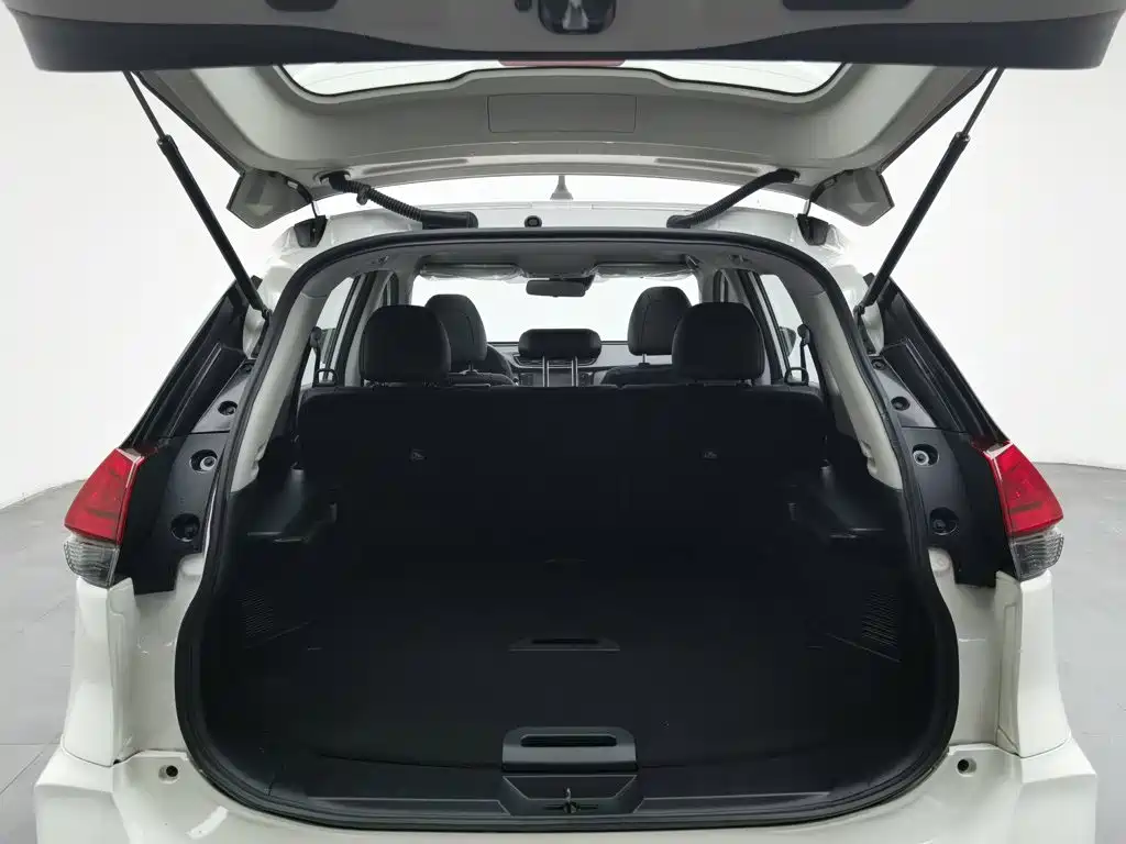 Nissan X-Trail — миниатюра 16