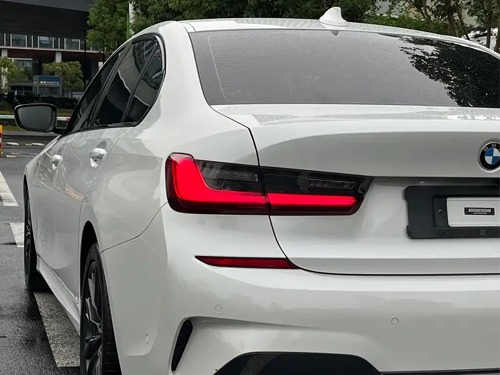 BMW 3 Series — миниатюра 7