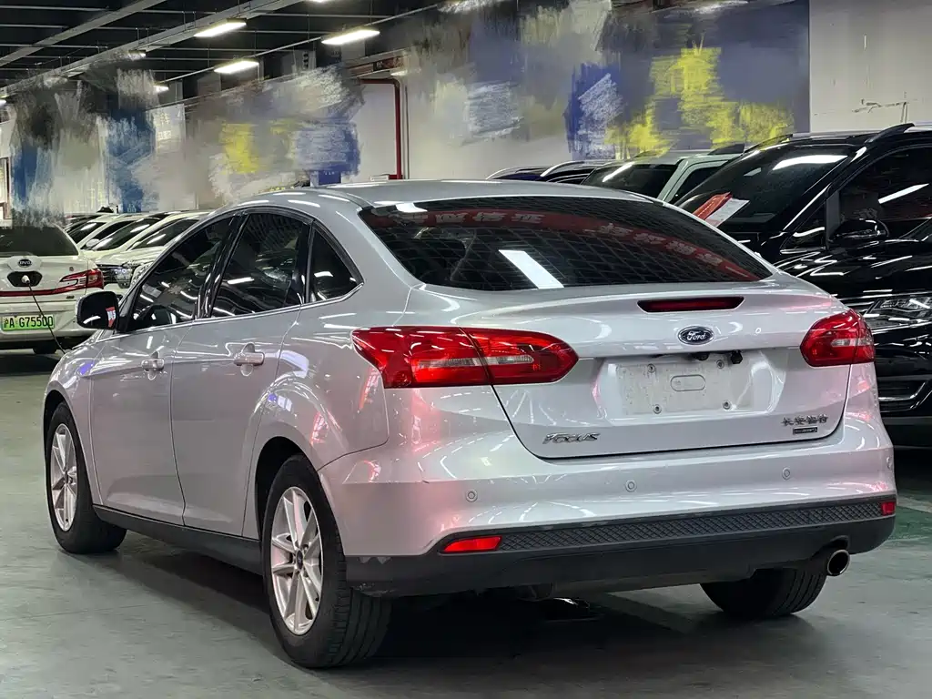 Ford Focus — миниатюра 6