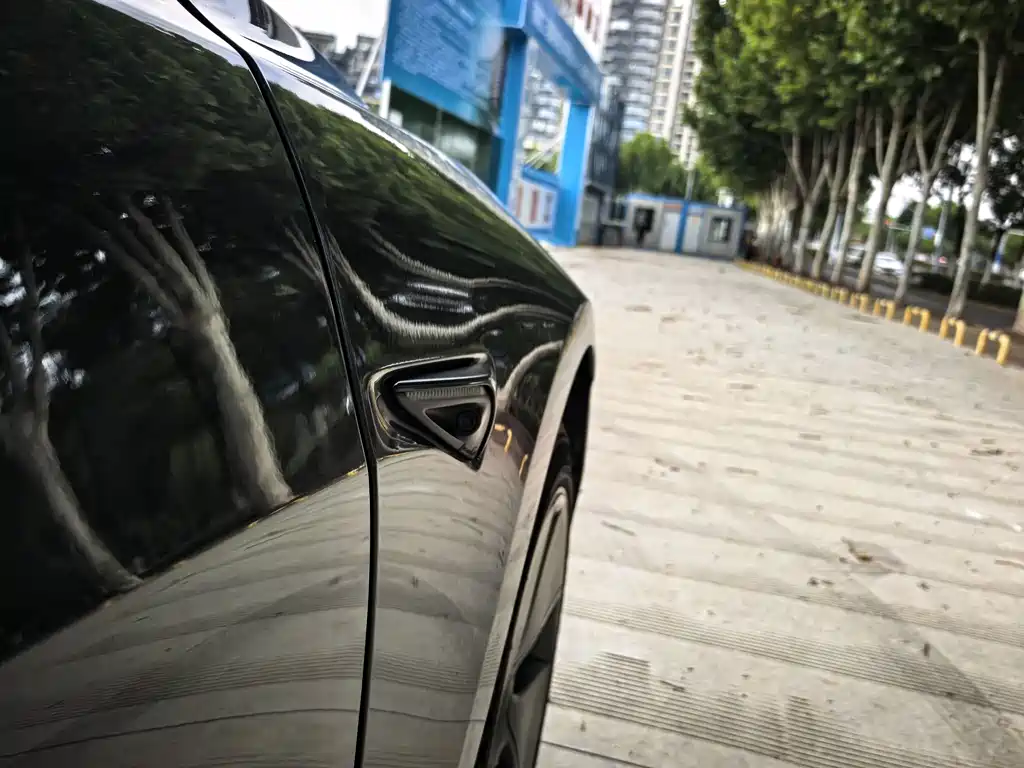Tesla Model 3 — миниатюра 17